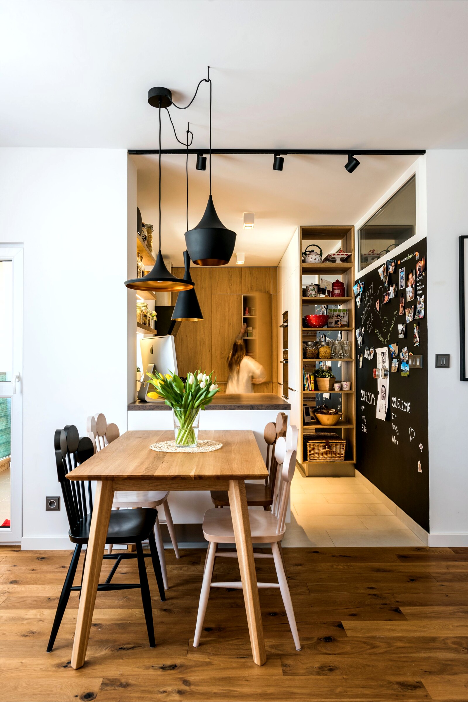 Michal Staško interiér mezonetu v Piešťanoch