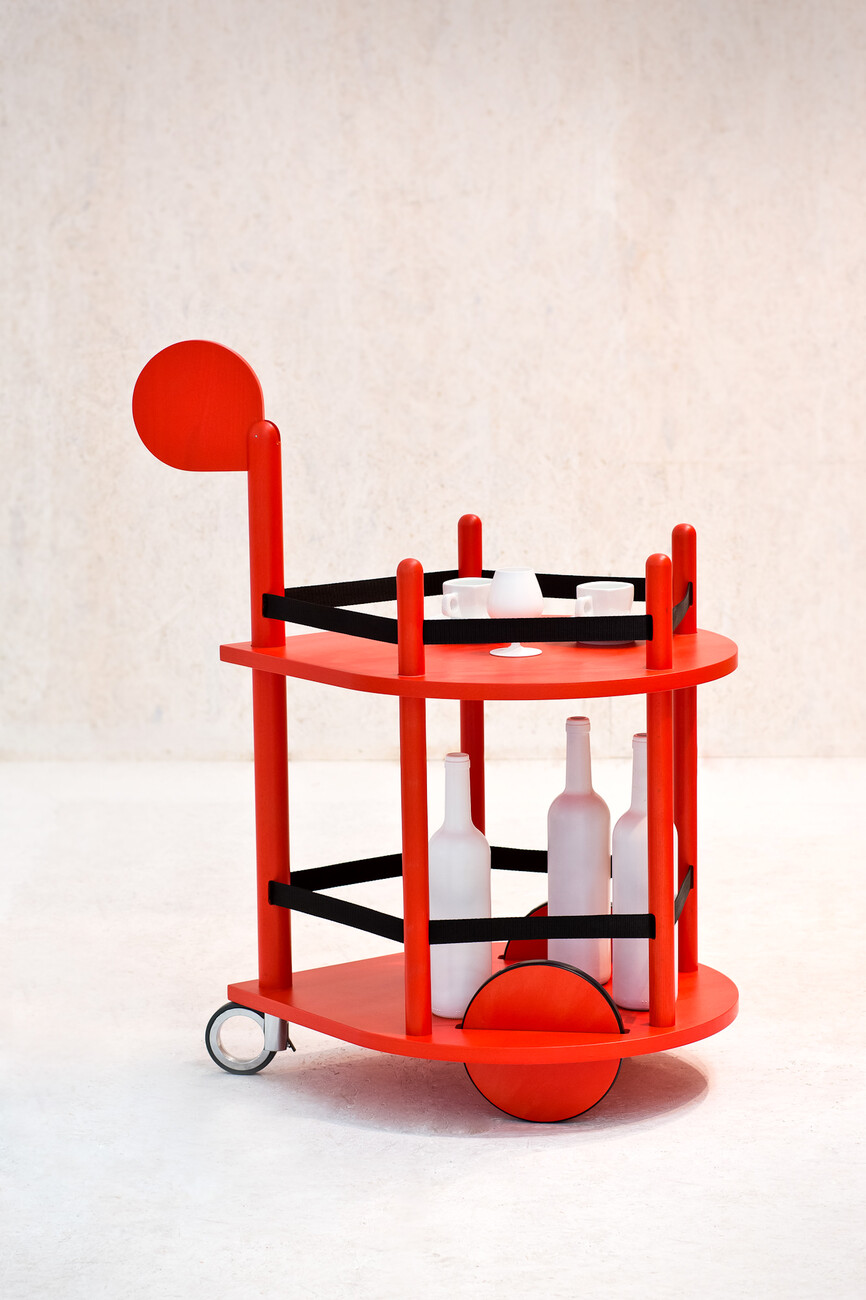 Servírovací stolík PAPILLON výstava Fórum dizajnu