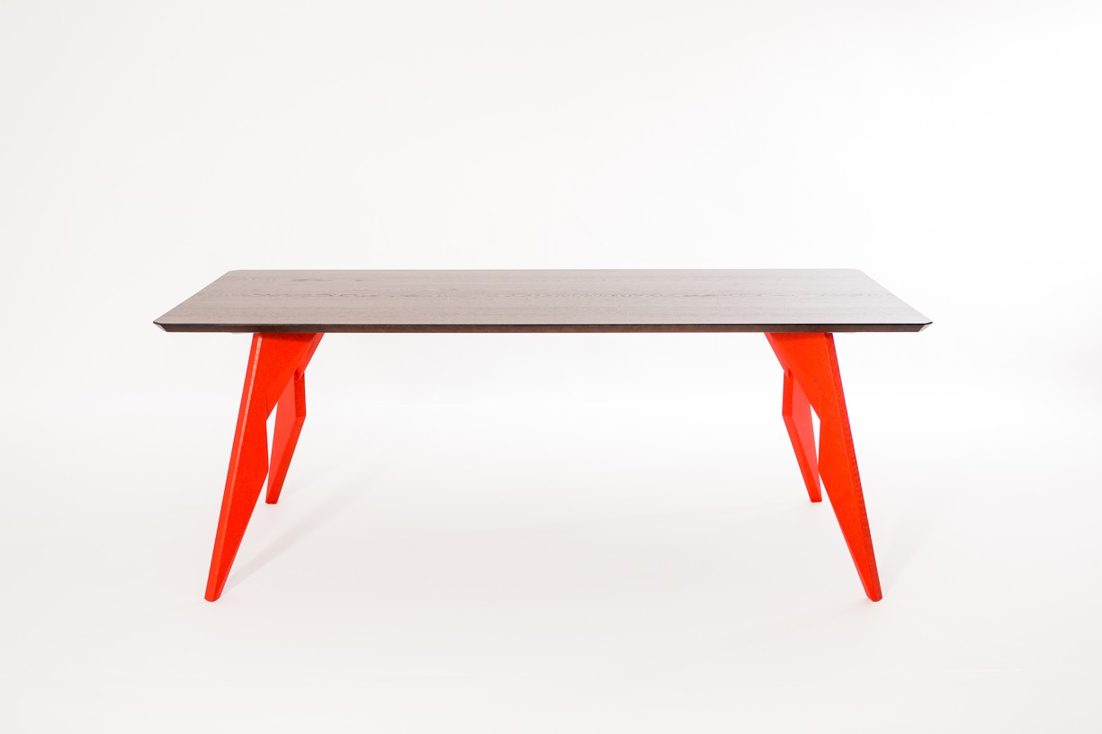 Kolekcia stolov v spolupráci s firmou Karpiš